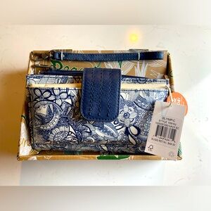 Sakroots Crossbody Bag Olympic Style Smartphone Wallet Navy Floral Organizer NWT